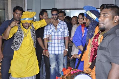 Sonakshi Sinha Ajay Devgan Promote Son Of Sardaar In Fame On 12th Nov