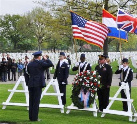 IMCOM Soldiers, Dutch runners celebrate Netherlands Liberation Day ...