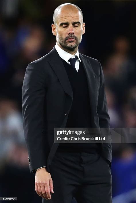 Manchester City Manager Head Coach Pep Guardiola Looks Dejected At Nachrichtenfoto Getty