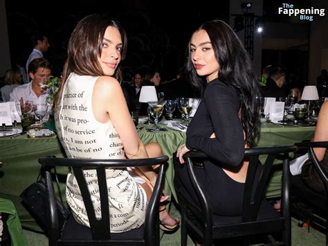 Charli Xcx Flashes Her Nude Tits At The Wsj Innovators Awards Fappening