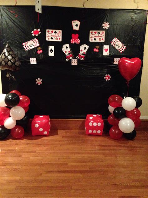 Pin by Stephanie Duarte on Poker party | Casino party decorations ...