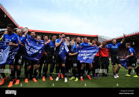 Bournemouth Players Celebrate Hi Res Stock Photography And Images Alamy