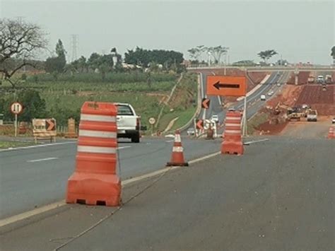 G1 Motoristas reclamam da falta de sinalização na Euclides da Cunha