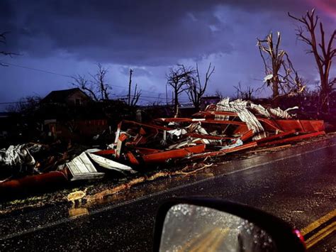 Tornado U Americi Tri Osobe Poginule Desetine Povrije Enih Foto