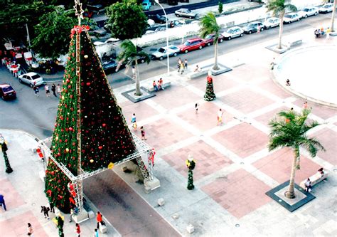 Cdl E Parceiros Promovem Decora O Natalina Na Pra A Do Sant Ssimo