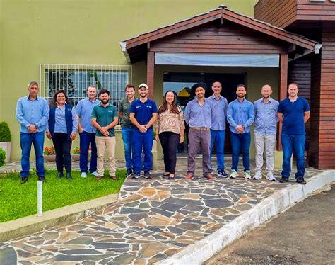 Equipe da Assistência Técnica e Gerencial do Senar SC planeja ações de