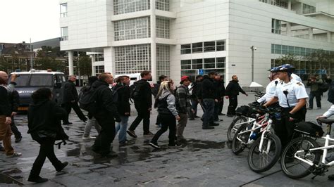 Politie Voorkomt Confrontatie Bij Spuiplein Den Haag Omroep West