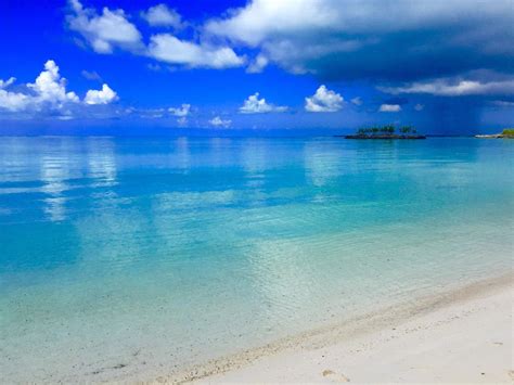 Caribbean Sea from a secluded beach on North Eleuthera [1334 x 750] [OC] | Rebrn.com