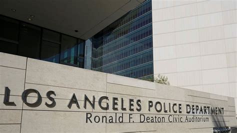 2 Appear In Court In Fatal Shooting Of Off Duty Lapd Officer