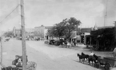 Downtown Fredericksburg, Circa 1915. : r/texashistory