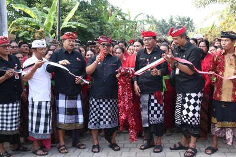 Optimalisasi Dana Desa Bupati Sanjaya Resmikan Jalan Di Banjar Tandan