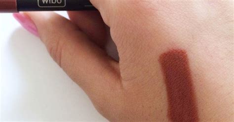 Kosti Wibo Nude Lips