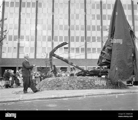 Netherland History The Statue Called Stoanker Will Be Unveiled In Front Of The Port Building On