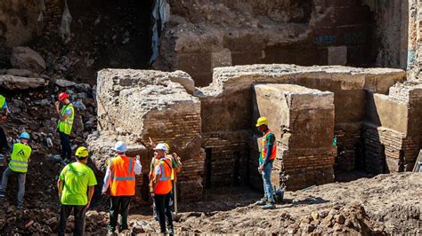 Roma Nuovi Importanti Ritrovamenti Archeologici Nel Cantiere Di Piazza