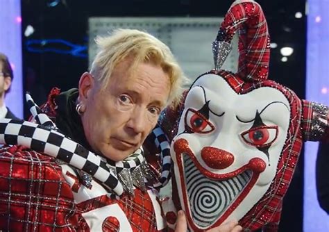 John Lydon Sex Pistols Canta Para Entreter A Esposa Alzheimer Em