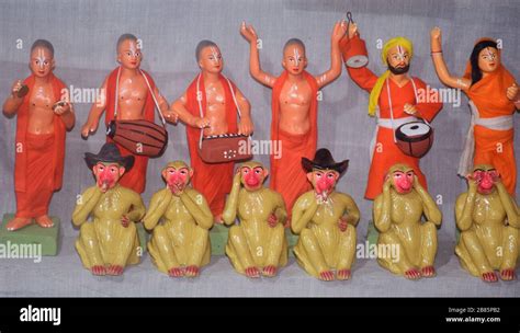 Dolls made of Mud also known as matir putul is displayed in Shantiniketan Fair Stock Photo - Alamy