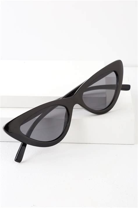 Trendy Cat-Eye Sunglasses - Tiny Sunglasses - Black Sunglasses