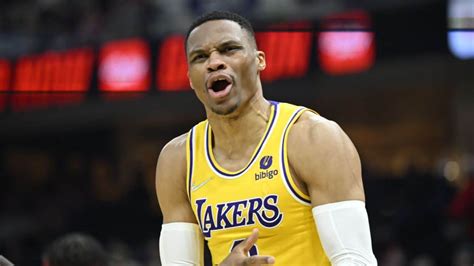 Watch You F Cking Suck Russell Westbrook Confronts Taunting Lakers