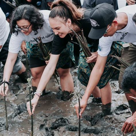 Di Tengah Peliknya Masalah Sampah Sejumlah Generasi Milenial