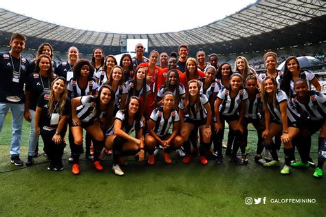 Atletas Do Galo Futebol Feminino S O Apresentadas No Gramado Clube