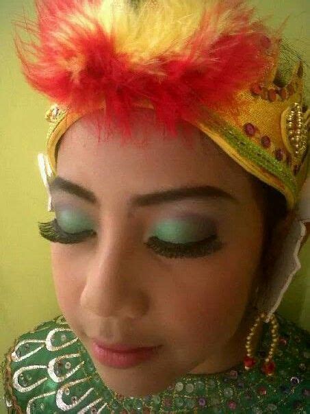 Make Up Tari Merak