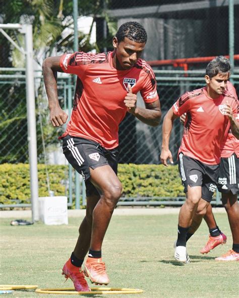 SPNet Veja fotos do treino do São Paulo desta segunda feira no CT da