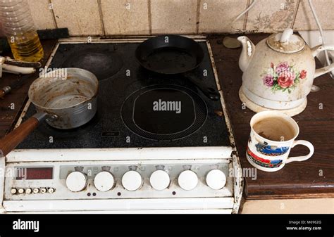 Filthy Kitchen High Resolution Stock Photography And Images Alamy