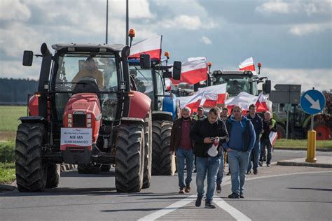 Protest Rolnik W Karetka Nie Mog A Dojecha Do Szpitala Przez Blokady