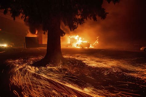 Incendios Forestales En California Dejan Al Menos Nueve Muertos Y