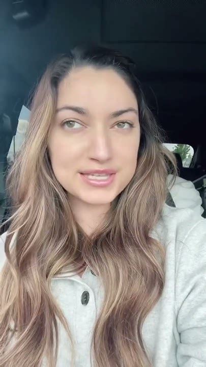 6 Hot Sexy Kiki Sutherd Bikini Pics