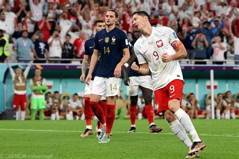 Kluczowy gol Lewandowskiego Dzięki powtórce karnego wyprzedził legendę