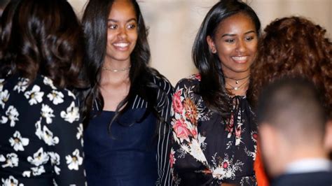 Malia Obama Spends Time With Sasha Obama Boyfriend: Photos