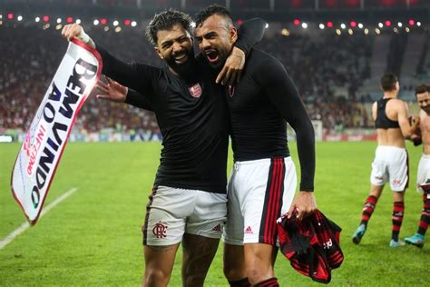 Flamengo tenta antecipar renovações de Gabigol e Fabrício Bruno mas