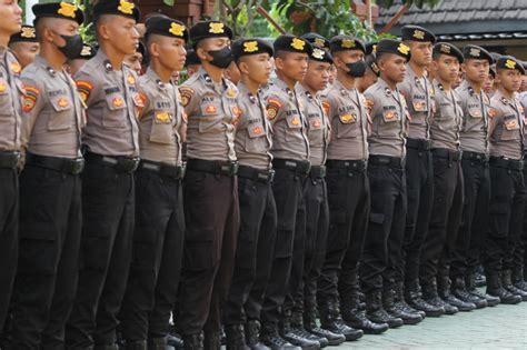 Survei Kepercayaan Publik Terhadap Polri Capai 72 Persen