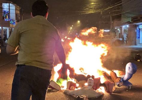 Esta Es La Multa Por La Quema De Monigotes En Quito En