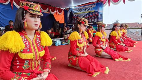 Live Pentas Di Kaki Gunung Sumbing Dolalak Dewi Arum Youtube