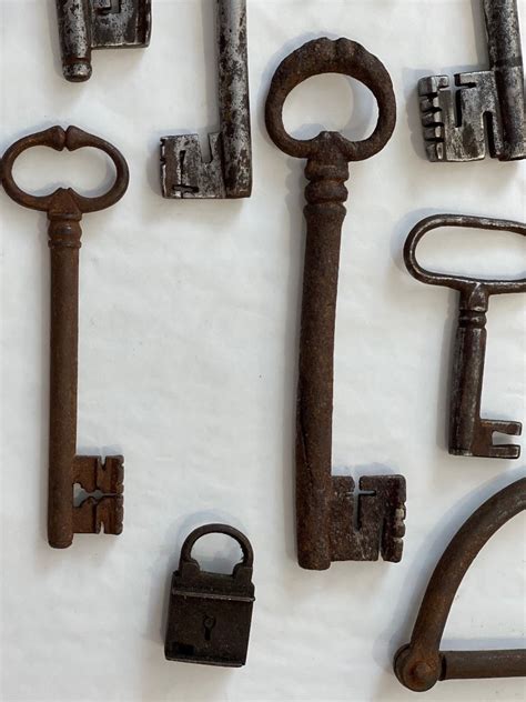 Proantic Lot Of Keys Keys Xvii Xviii Wrought Iron