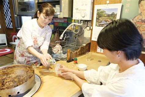 【東京・大衆酒場の名店】門前仲町「大坂屋」の“牛にこみ”を三日月型カウンターで堪能する噺 Getnavi Web ゲットナビ