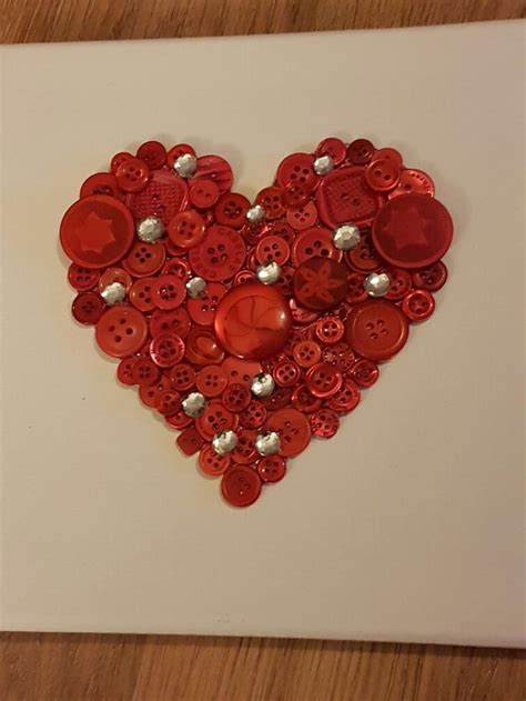 Pin De Jennifer Moffat En My Creations Botones Manualidades Corazones