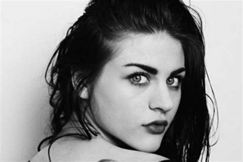 Frances Bean Cobain Plastic Surgery Chin Implants Breast Augmentation