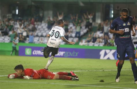 ATUAÇÕES Natanael Robson e Frizzo foram os melhores do Coritiba na