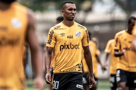 Al Ahly tenta a contratação do atacante Lucas Braga do Santos Diário