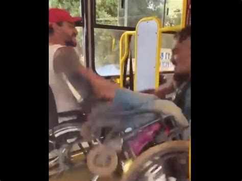 Video Hombres En Silla De Ruedas Pelean Por Lugar En Autob S