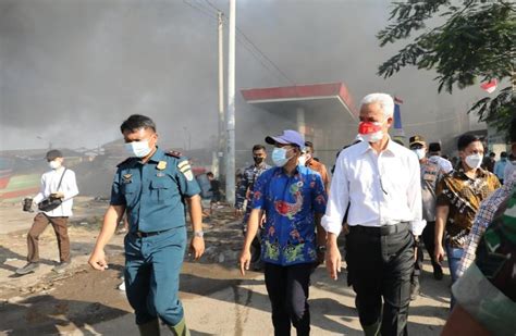 Cek Lokasi Kebakaran Kapal Di Pelabuhan Jongor Tegal Ganjar Sebut