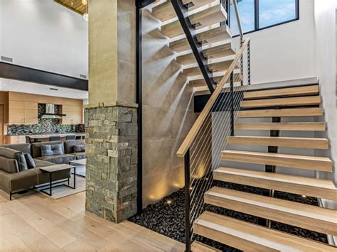 Clovertop Project Moderno Escalera Otras Zonas De Living Stone