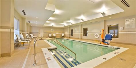 Affordable Hotels in Utica, NY with Indoor Pools | Holiday Inn Express & Suites Utica