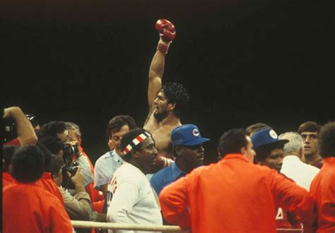 Roberto Duran Wins Decision Over Sugar Ray Leonard