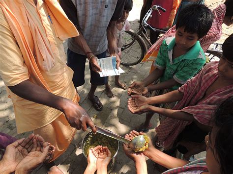 Padayatra India And Nama Hatta Devotees Team Up In West Bengal Iskcon