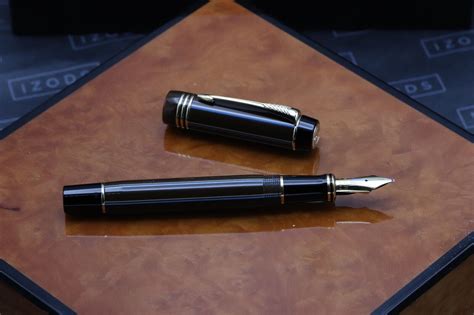 Parker Duofold Centennial Chocolate Pinstripe Fountain Pen Italic