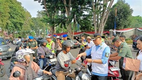 Semarak Bendera Merah Putih Berkibar Di Kota Jambi Wali Kota Syarif